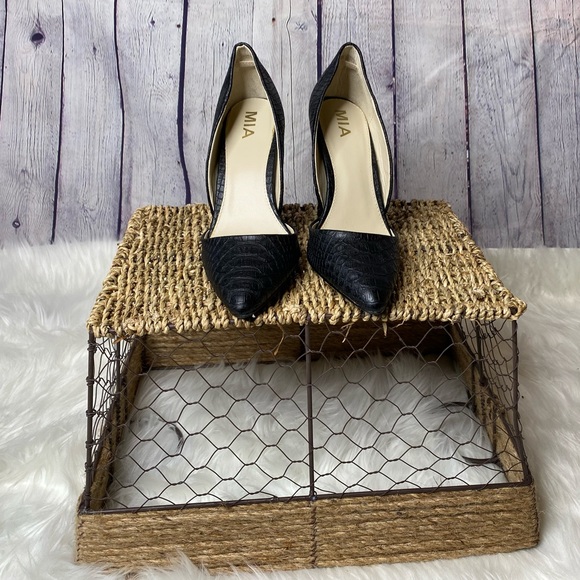 Sz. 7 MIA textured alligator heels-4.5” heel - Picture 2 of 3